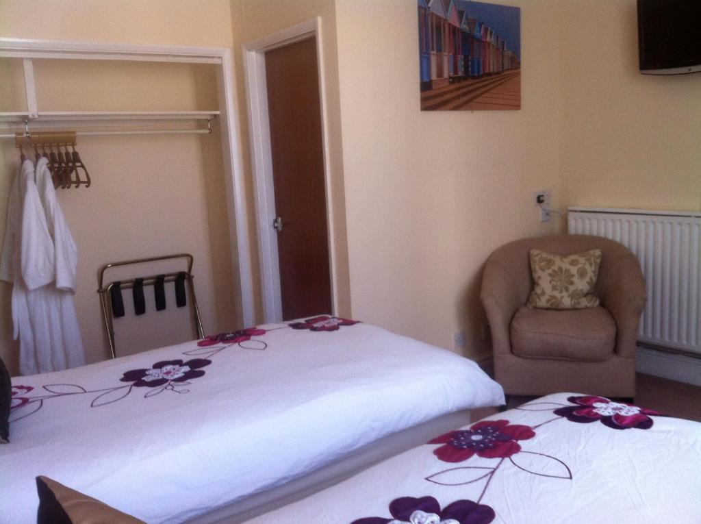 Queen Suite with Two Queen Beds - Hearing Access with Bathtub/Non-Smoking